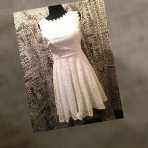 City triangle size3 dress junior flower lace overlay of white longs zipp